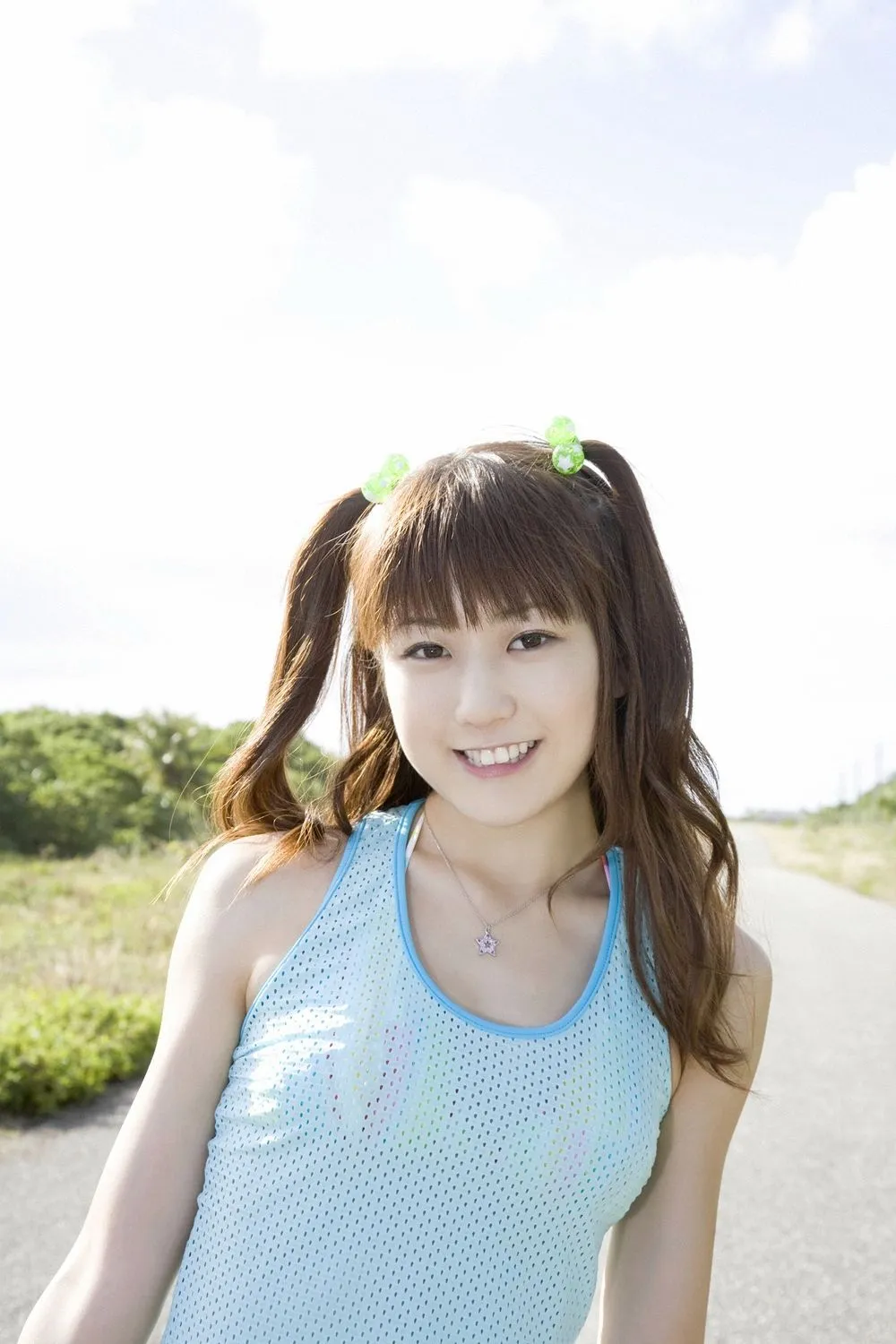 Allie：有风险的业务 日本亚洲在线与电梯小姐日漫